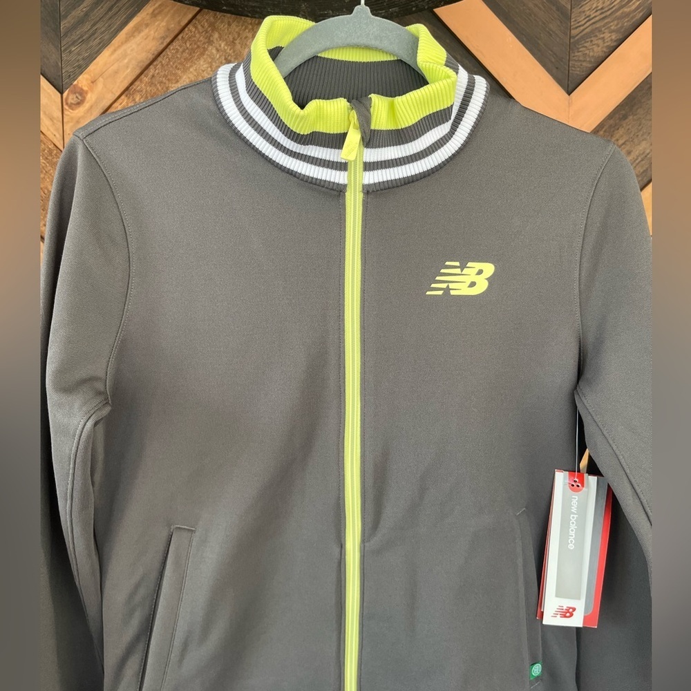 NWT New Balance Westside Women’s Zip Jacket Size Small - Picture 2 of 9